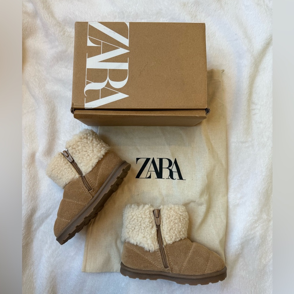 Zara toddler fleece lined boots / Size 4